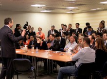 Deputy Secretary of State Thomas Nides meets with young entrepreneurs from the State Department-sponsored Global Innovation through Science and Technology (GIST) initiative on the sidelines of the Global Entrepreneurship Summit in Dubai, United Arab Emirates, December 12, 2012. By U.S. Department of State - Wikimedia Commons.