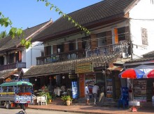 Sisavangvong Road. By Luang Prabang, Lao PDR - Wikimedia Commons.